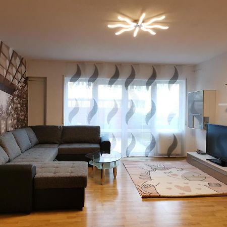 Gute Laune Mit Terrasse Und Garten Zentral FDH المظهر الخارجي الصورة