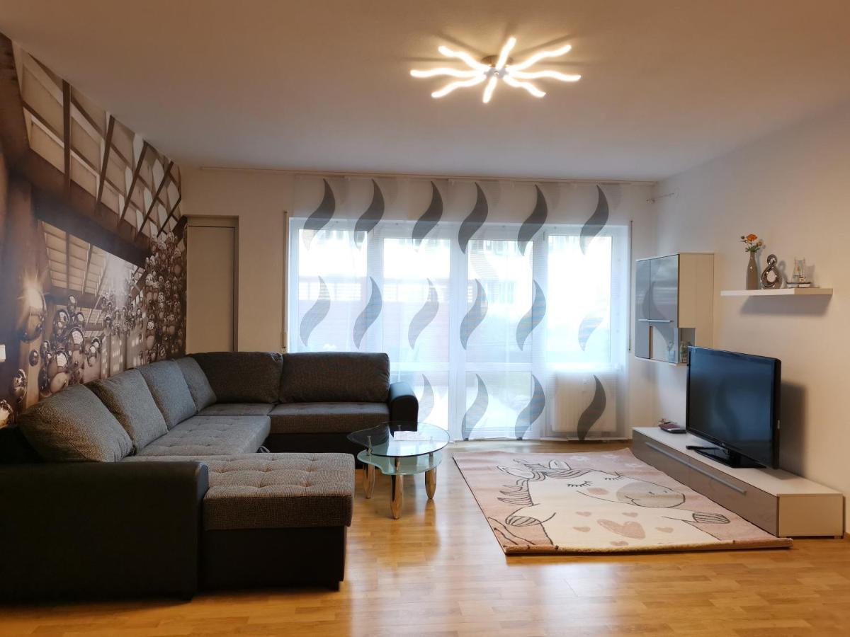 Gute Laune Mit Terrasse Und Garten Zentral FDH المظهر الخارجي الصورة